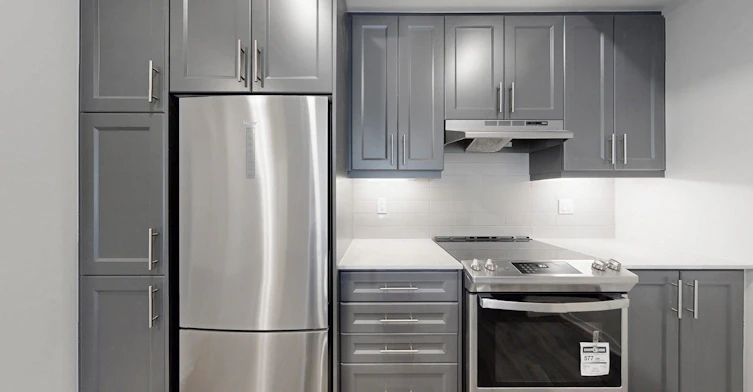 TH 350-100 Honeycrisp Crescent, Vaughan, ON, L4K 0N7 - 11