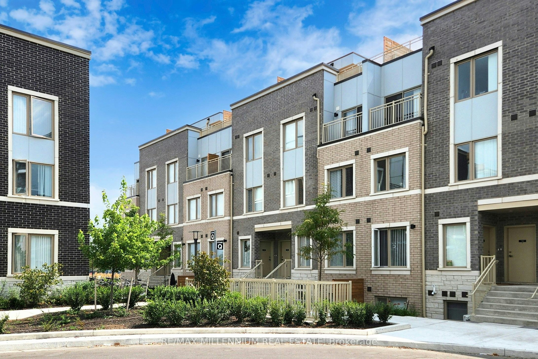 TH 350-100 Honeycrisp Crescent, Vaughan, ON, L4K 0N7 - 2