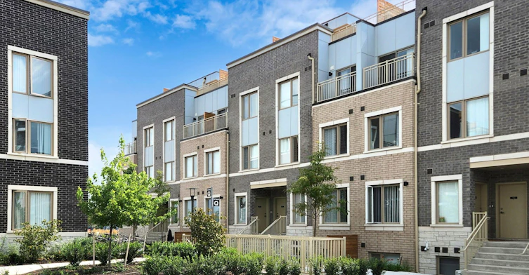 TH 350-100 Honeycrisp Crescent, Vaughan, ON, L4K 0N7 - 2