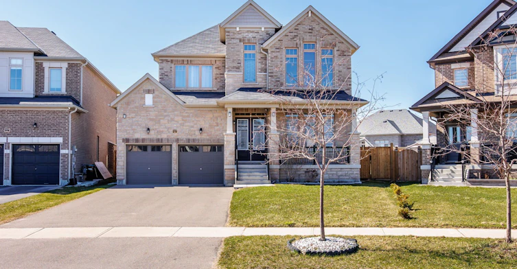 1807 Emberton Way, Innisfil, ON, L9S 0N4