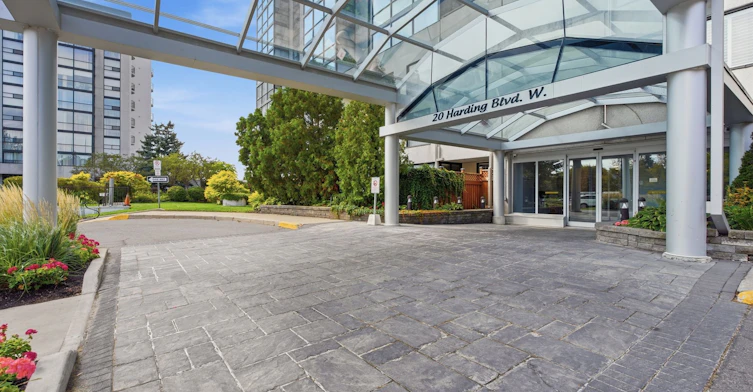 402-20 Harding Boulevard, Richmond Hill, ON, L4C 9S4 - 2
