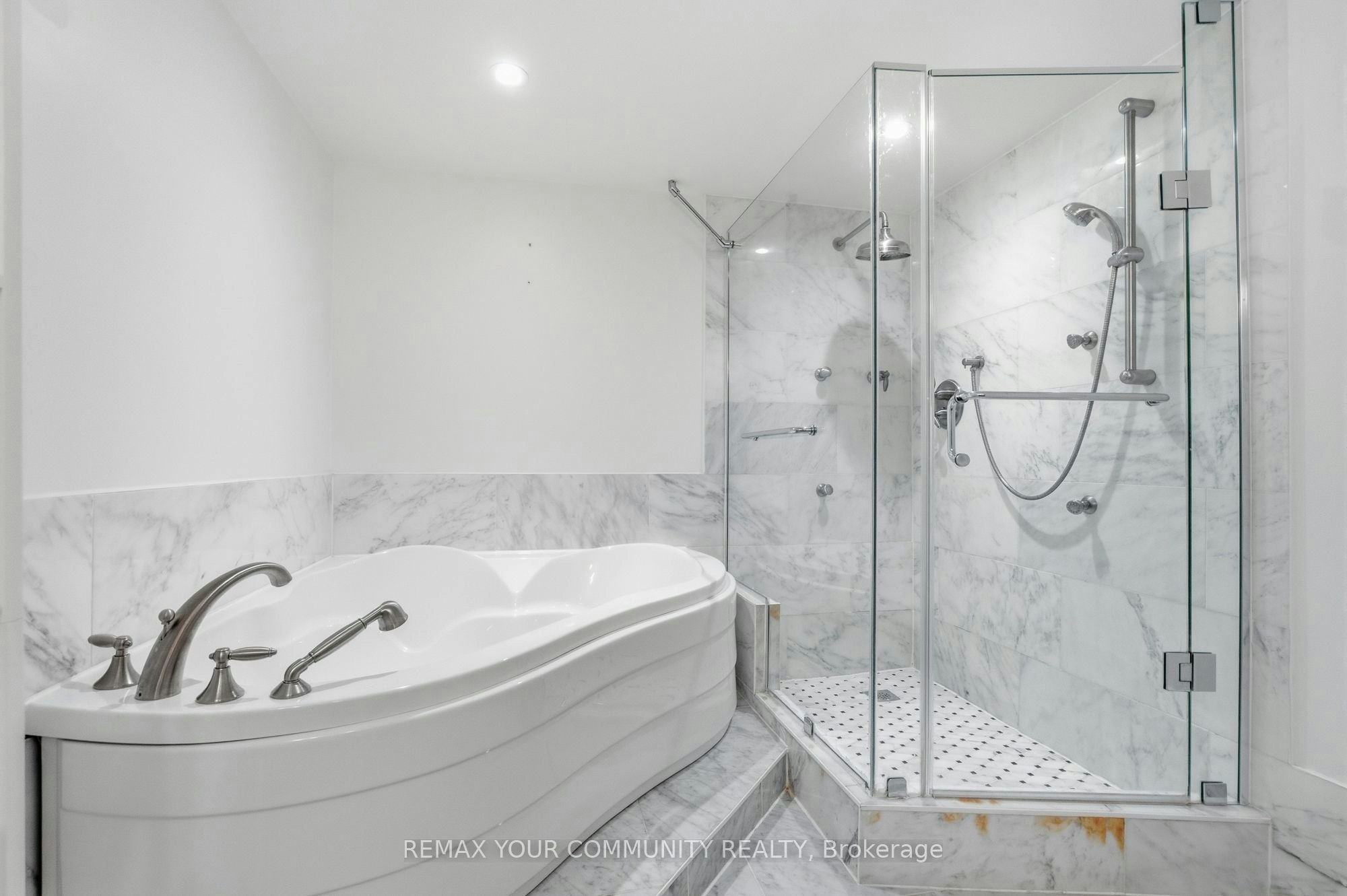 402-20 Harding Boulevard, Richmond Hill, ON, L4C 9S4 - 23