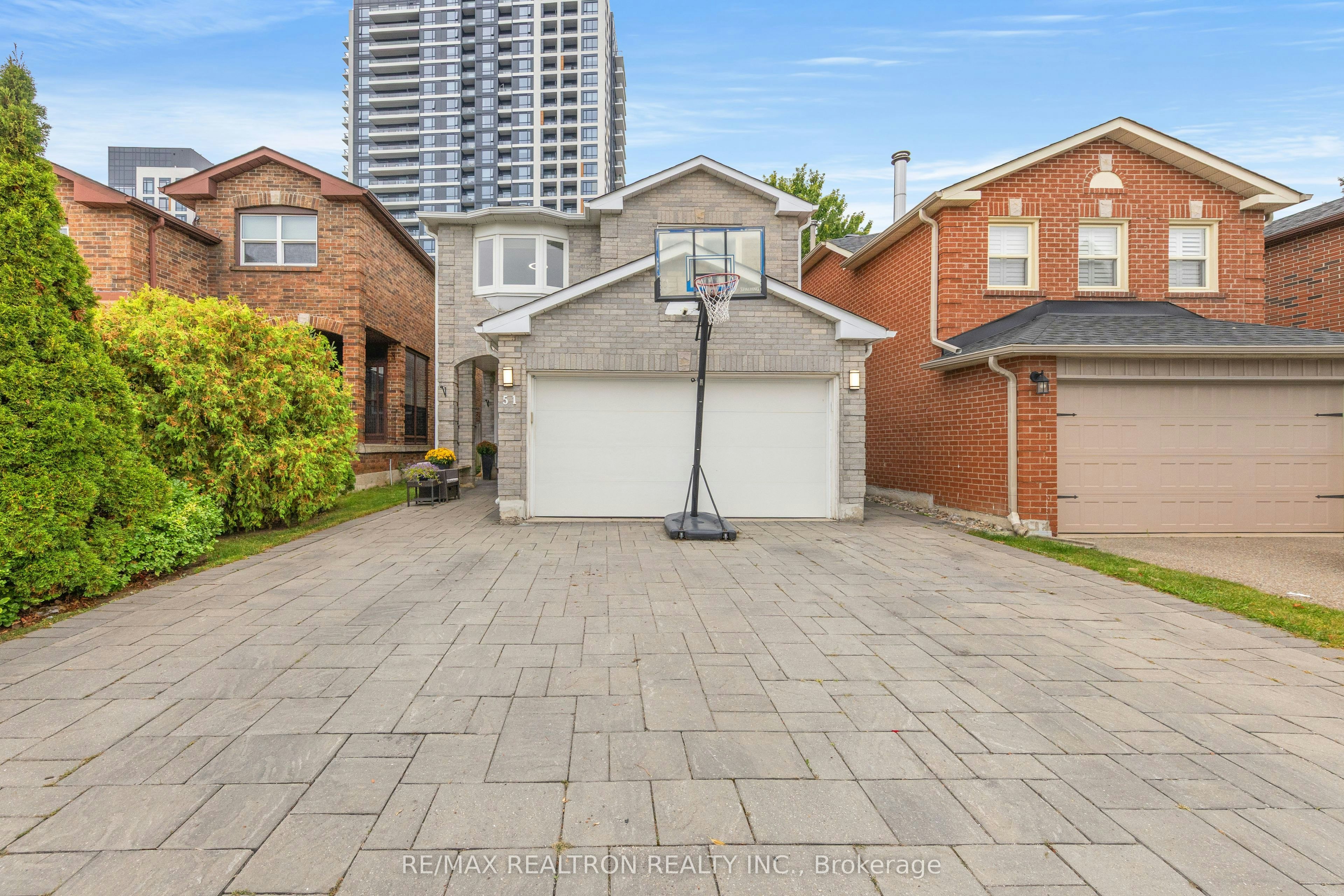 51 Chilmar Crescent, Vaughan, ON, L4J 6Y5