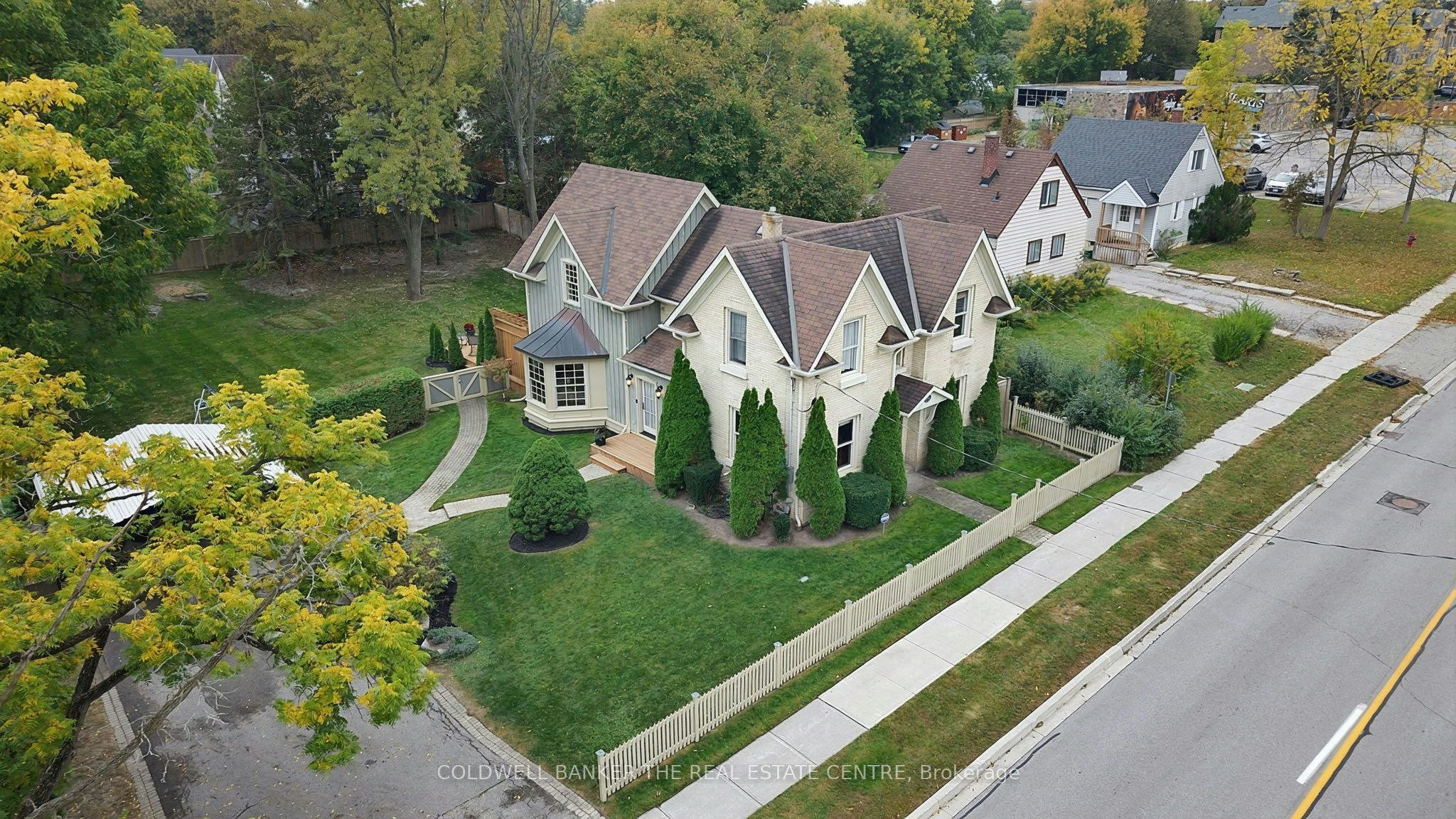 296 Eagle Street, Newmarket, ON, L3Y 1K1