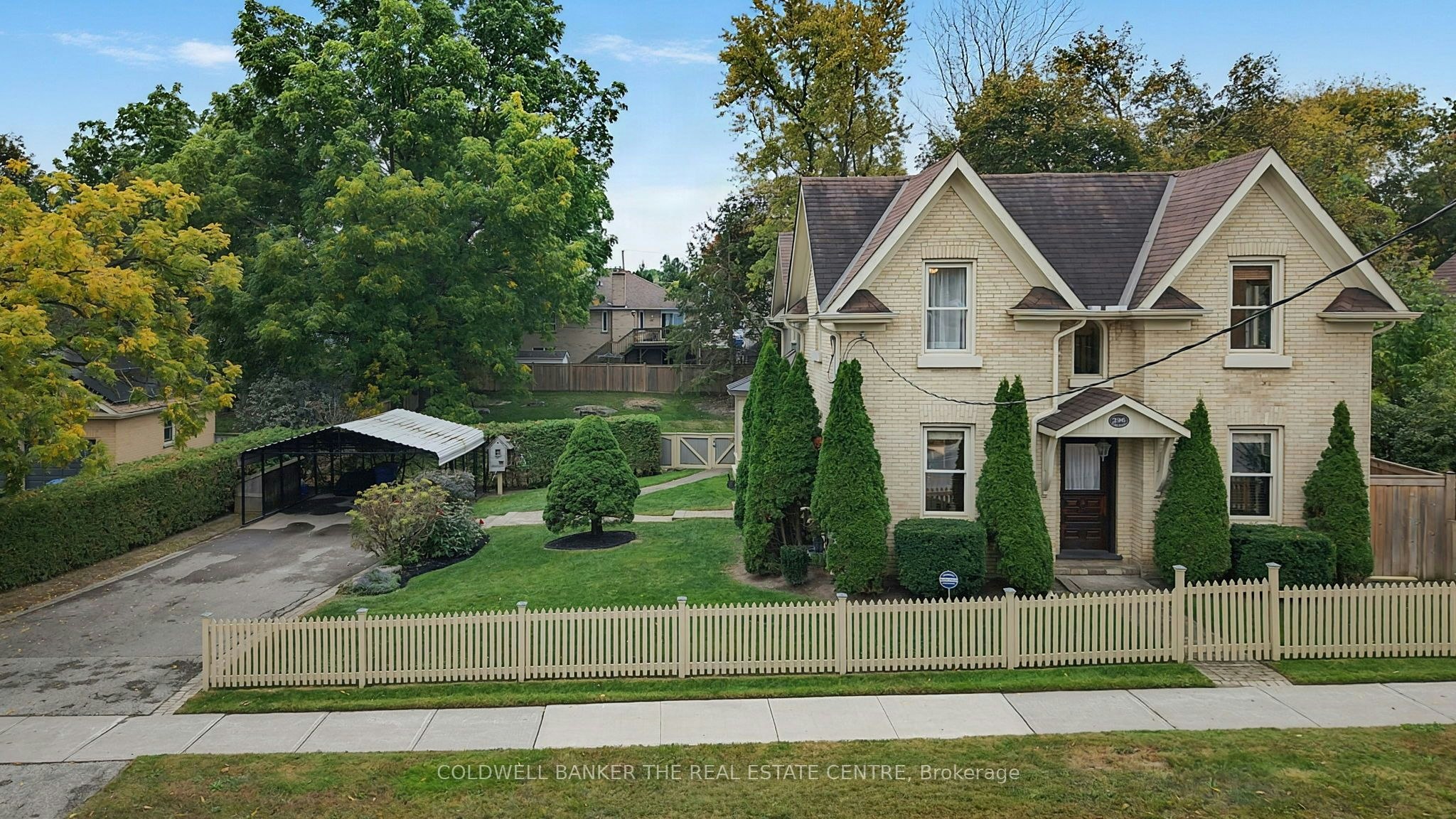 296 Eagle Street, Newmarket, ON, L3Y 1K1