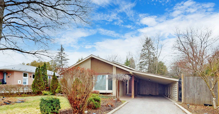 16 Knowles Crescent, Aurora, ON, L4G 1Z7