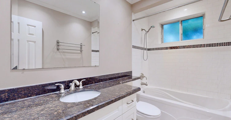 16 Knowles Crescent, Aurora, ON, L4G 1Z7 - 16