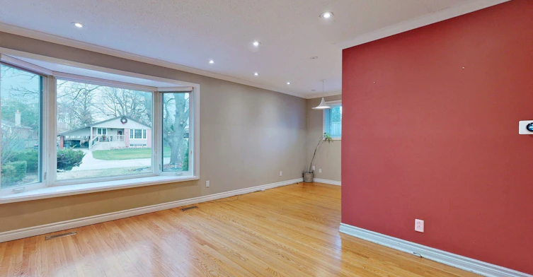 16 Knowles Crescent, Aurora, ON, L4G 1Z7 - 2