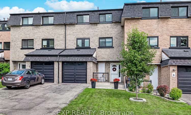 6 Poplar Crescent