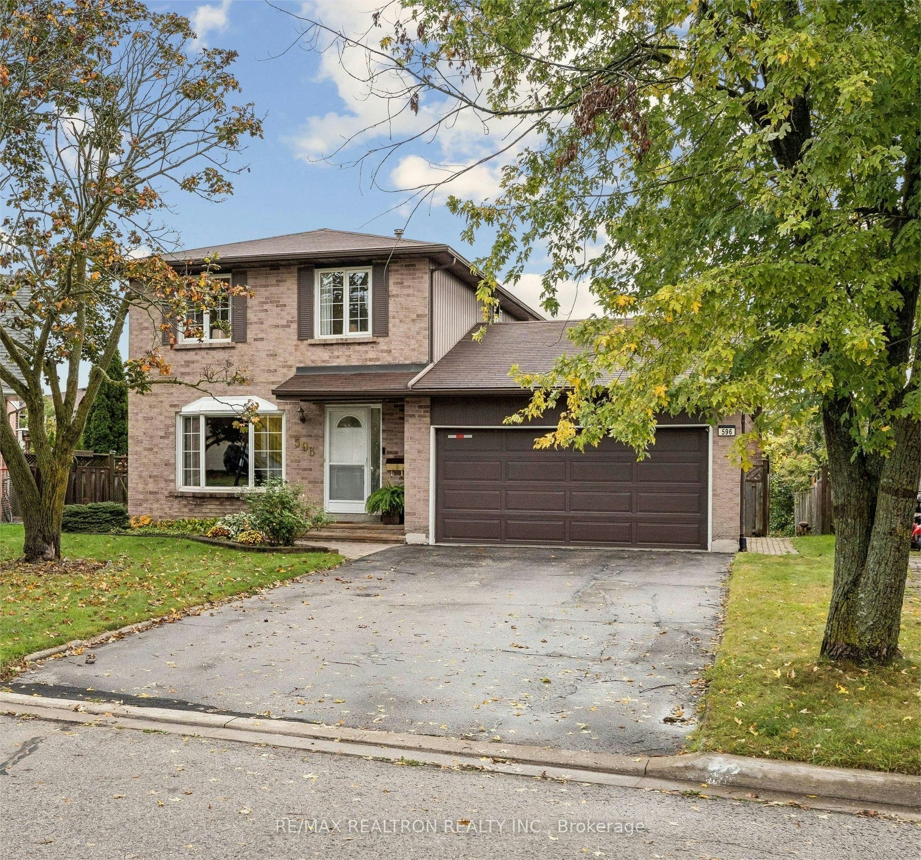 596 Brooks Howard Court, Newmarket, ON, L3Y 6V1