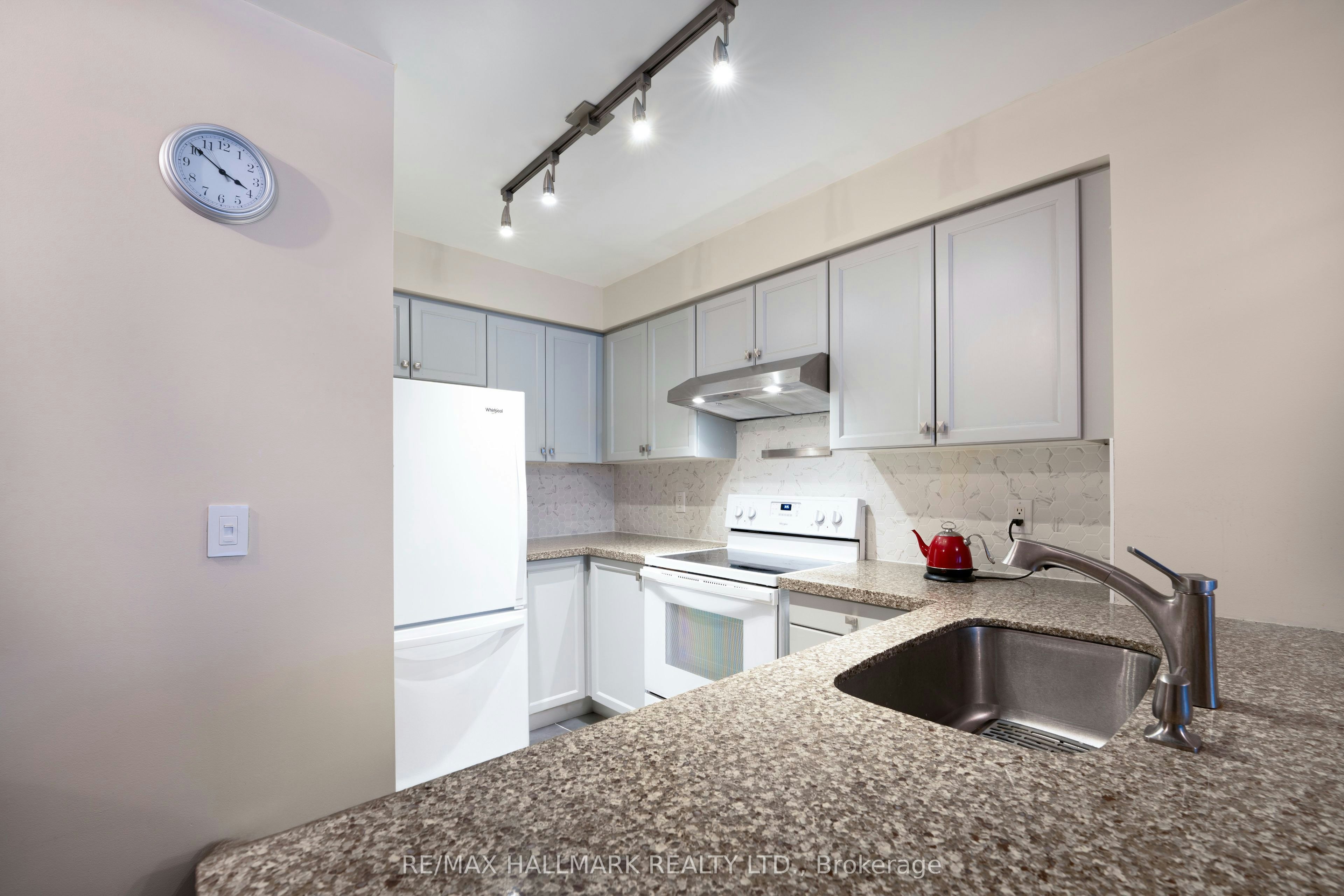 316-62 Suncrest Boulevard, Markham, ON, L3T 7Y6 - 7