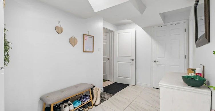 Lower-23 Cyprus Glen N/A, East Gwillimbury, ON, L9N 0S9 - 4