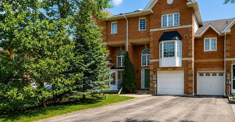 102 Royal Chapin Crescent, Richmond Hill, ON, L4S 2A8