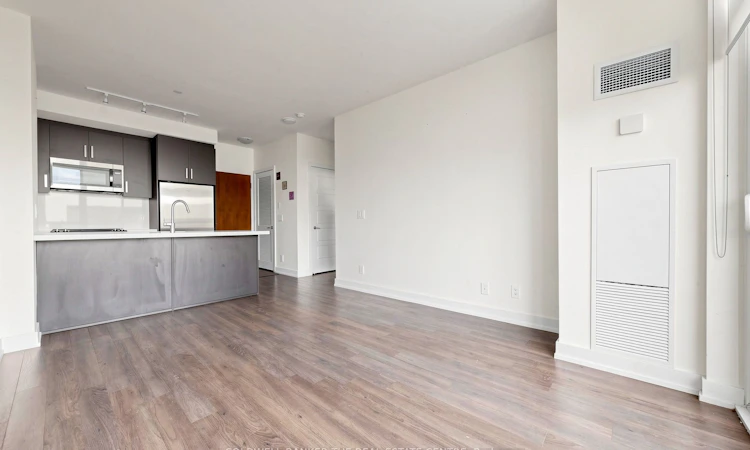 Unit #415-301 Sea Ray Avenue