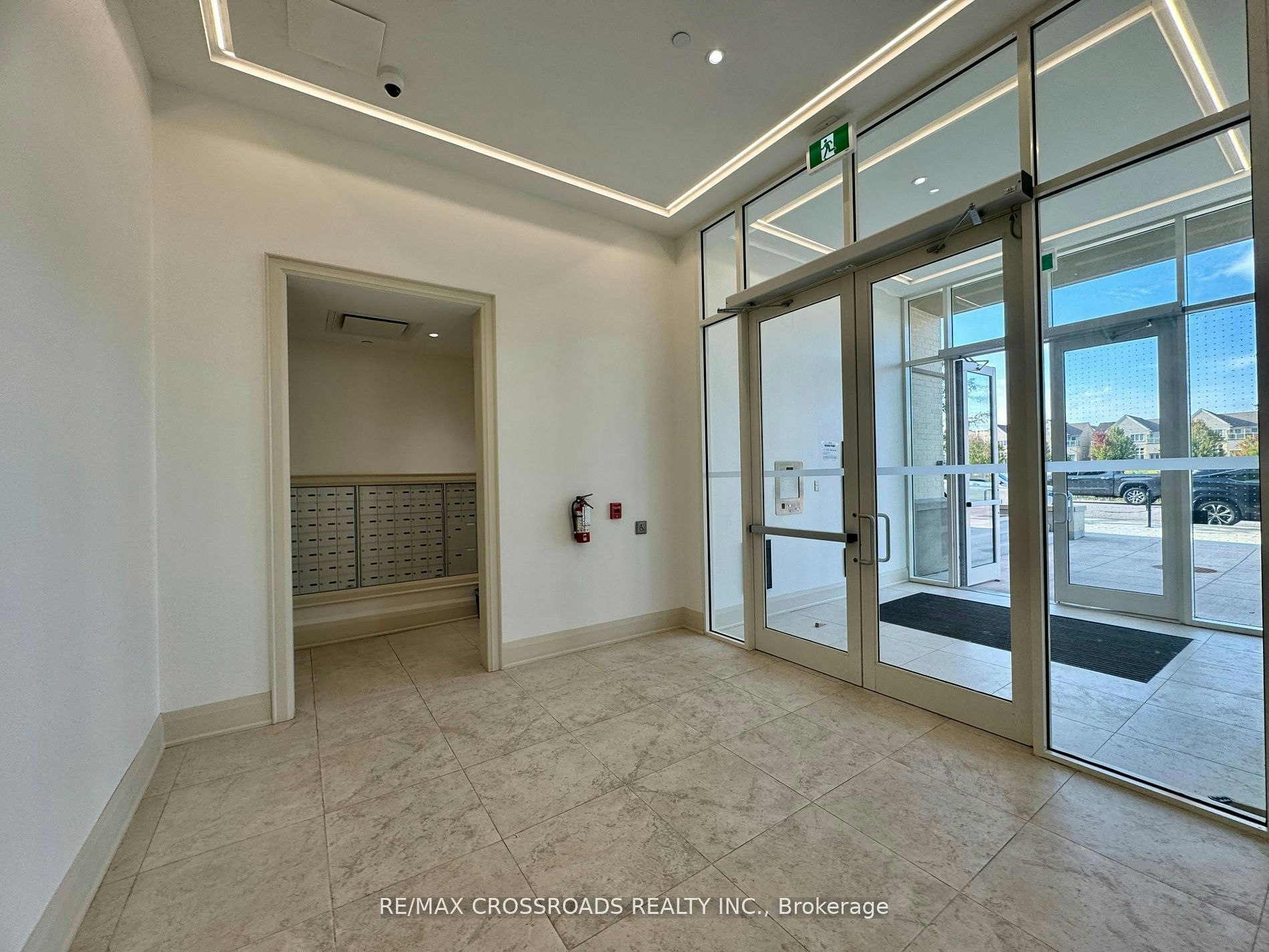 239-101 Cathedral High Street, Markham, ON, L6C 3L8 - 6