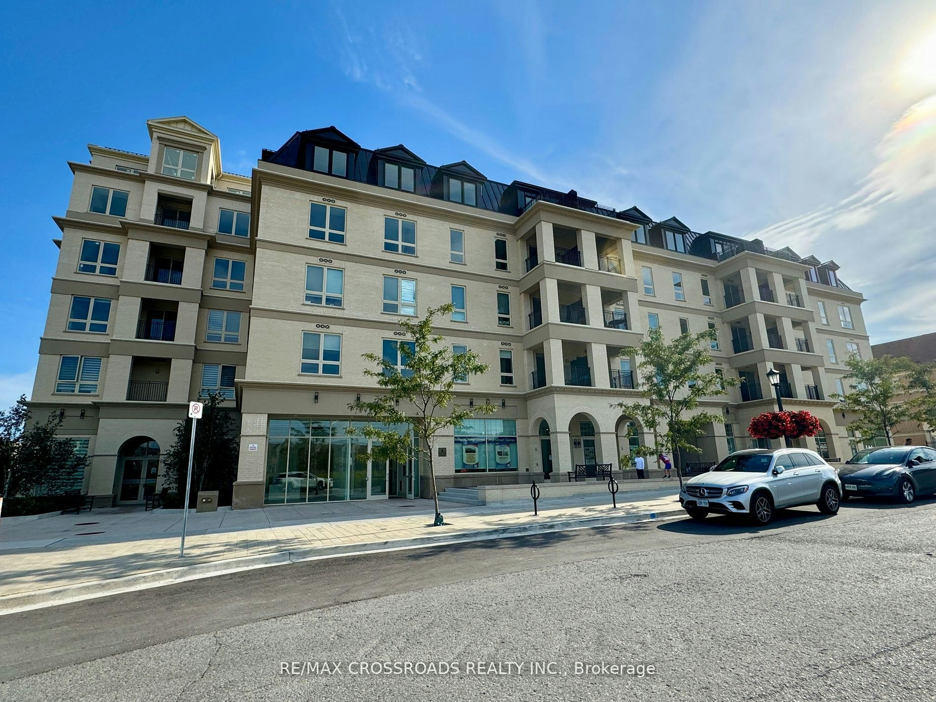 239-101 Cathedral High Street, Markham, ON, L6C 3L8
