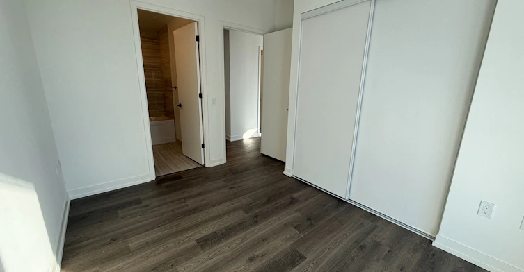 5212-8 Interchange Way, Vaughan, ON, L4K 5Z7 - 8