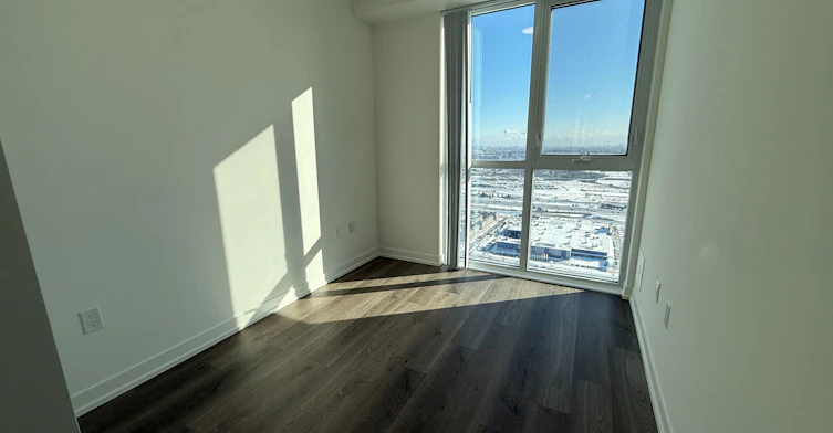 5212-8 Interchange Way, Vaughan, ON, L4K 5Z7 - 10