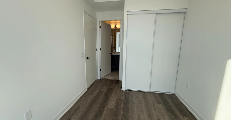 5212-8 Interchange Way, Vaughan, ON, L4K 5Z7 - 11
