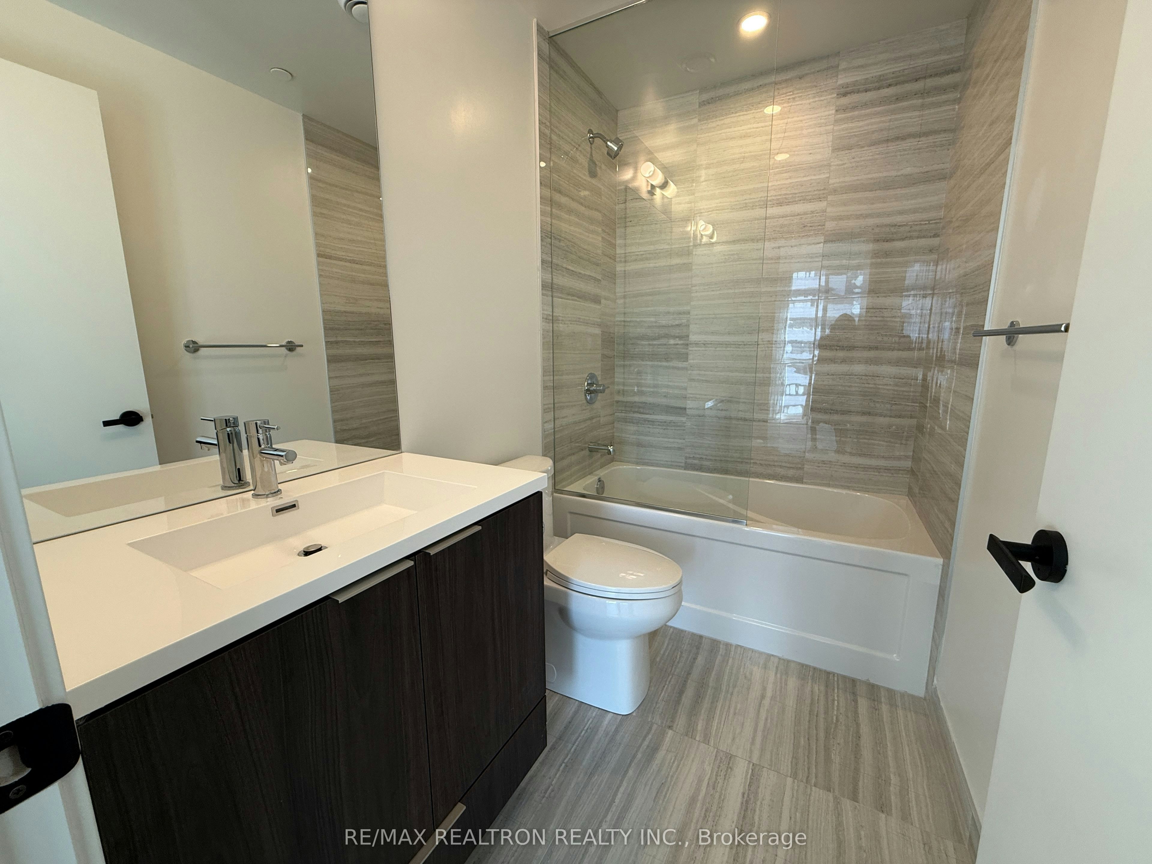 5212-8 Interchange Way, Vaughan, ON, L4K 5Z7 - 9