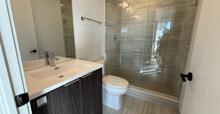 5212-8 Interchange Way, Vaughan, ON, L4K 5Z7 - 12