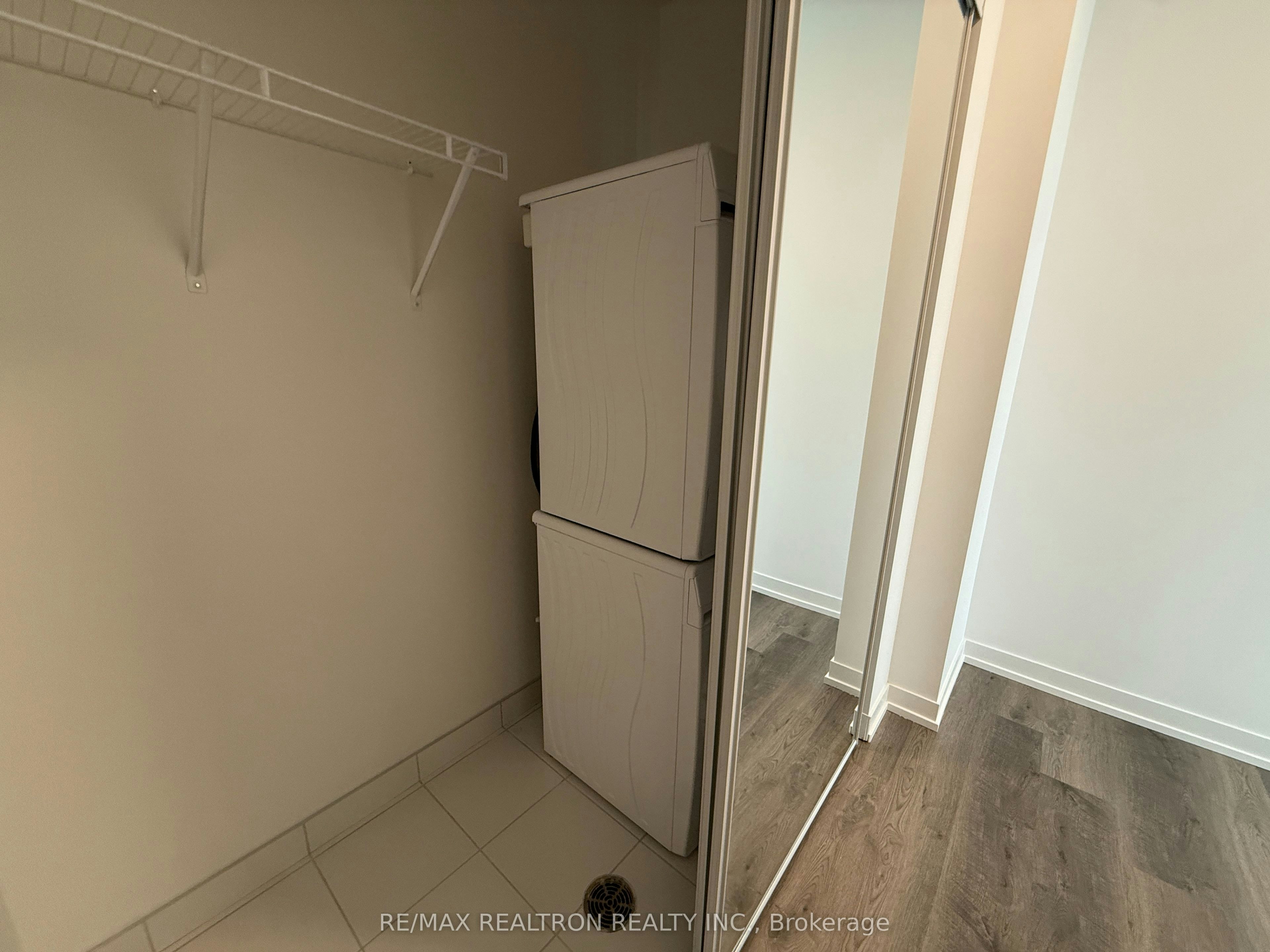 5212-8 Interchange Way, Vaughan, ON, L4K 5Z7 - 4