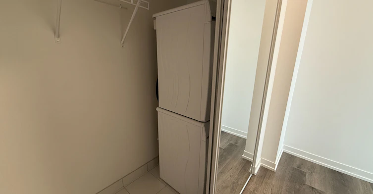 5212-8 Interchange Way, Vaughan, ON, L4K 5Z7 - 4