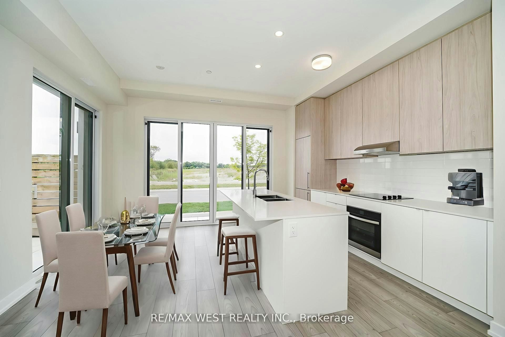 B103-65 Saigon Drive, Richmond Hill, ON, L4S 0P4 - 3