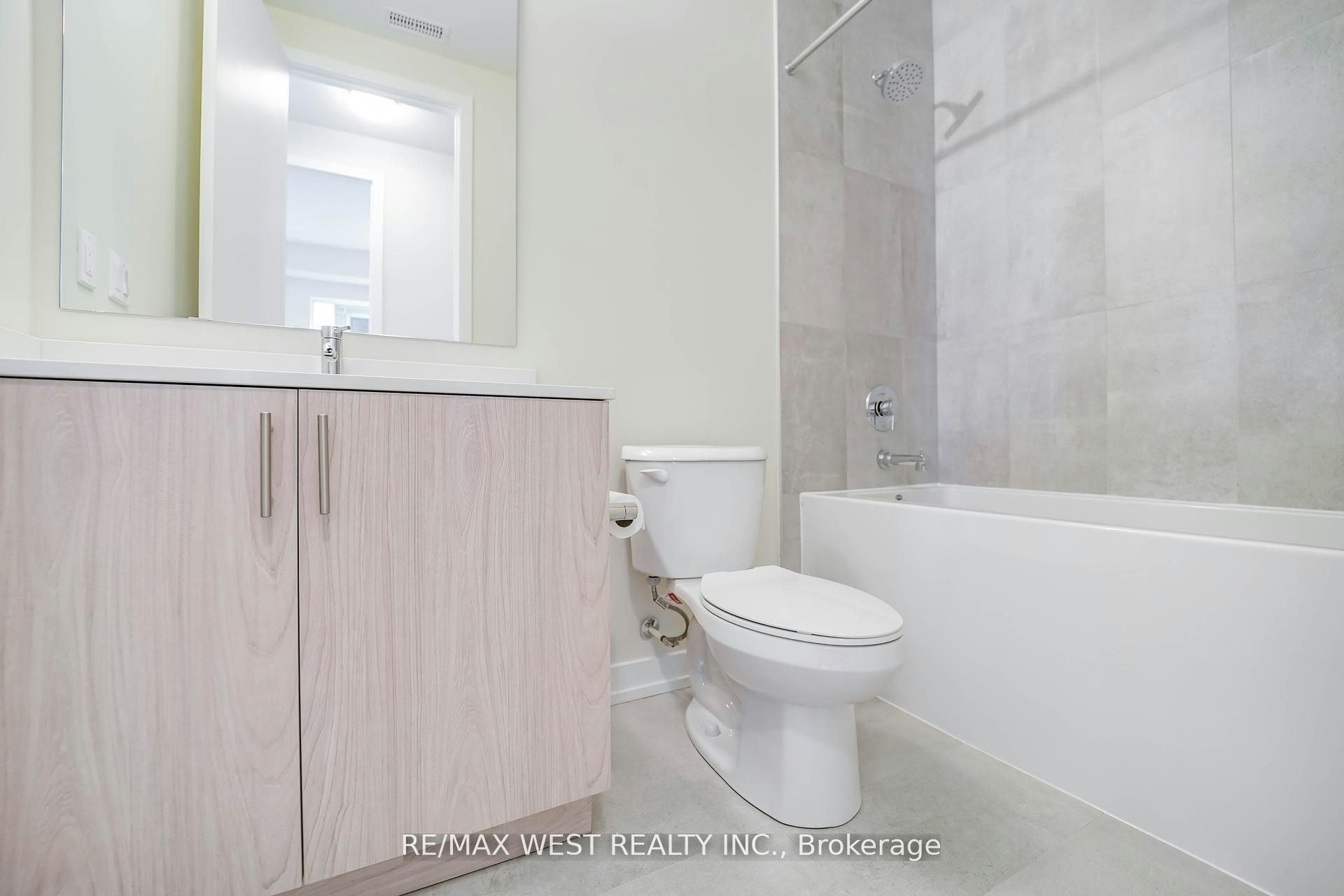 B103-65 Saigon Drive, Richmond Hill, ON, L4S 0P4 - 8