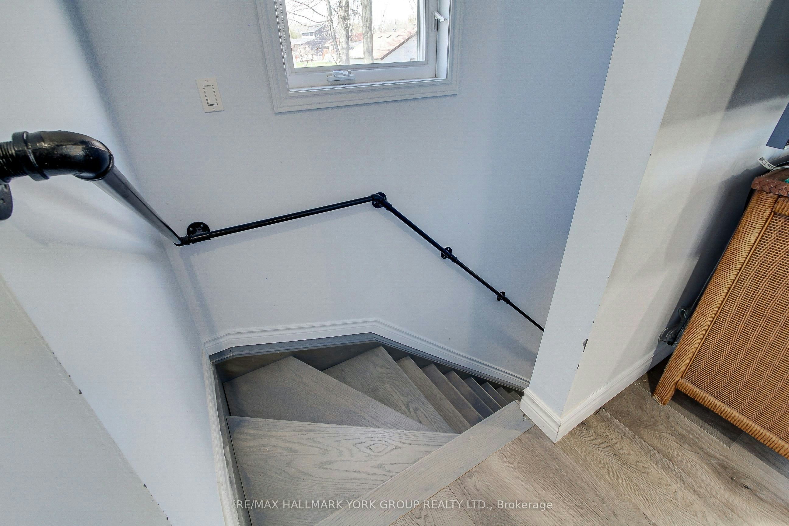 303 Lake Dr East Apt A Drive, Georgina, ON, L0E 1S0 - 2