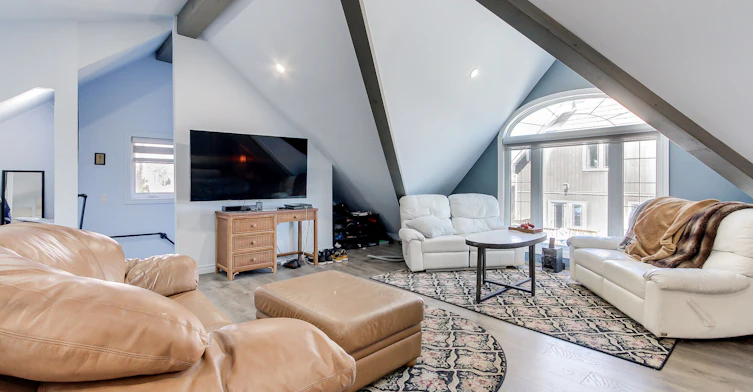 303 Lake Dr East Apt A Drive, Georgina, ON, L0E 1S0 - 3