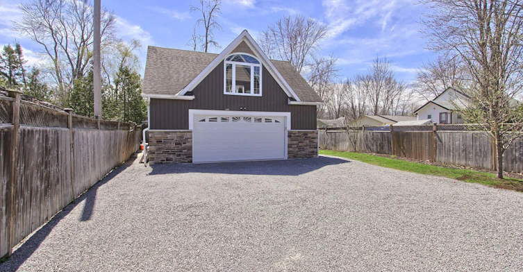303 Lake Dr East Apt A Drive, Georgina, ON, L0E 1S0