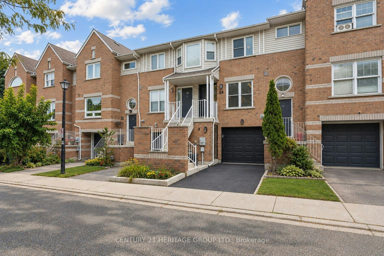 68 Brandy Lane Way, Newmarket, ON, L3Y 8P7