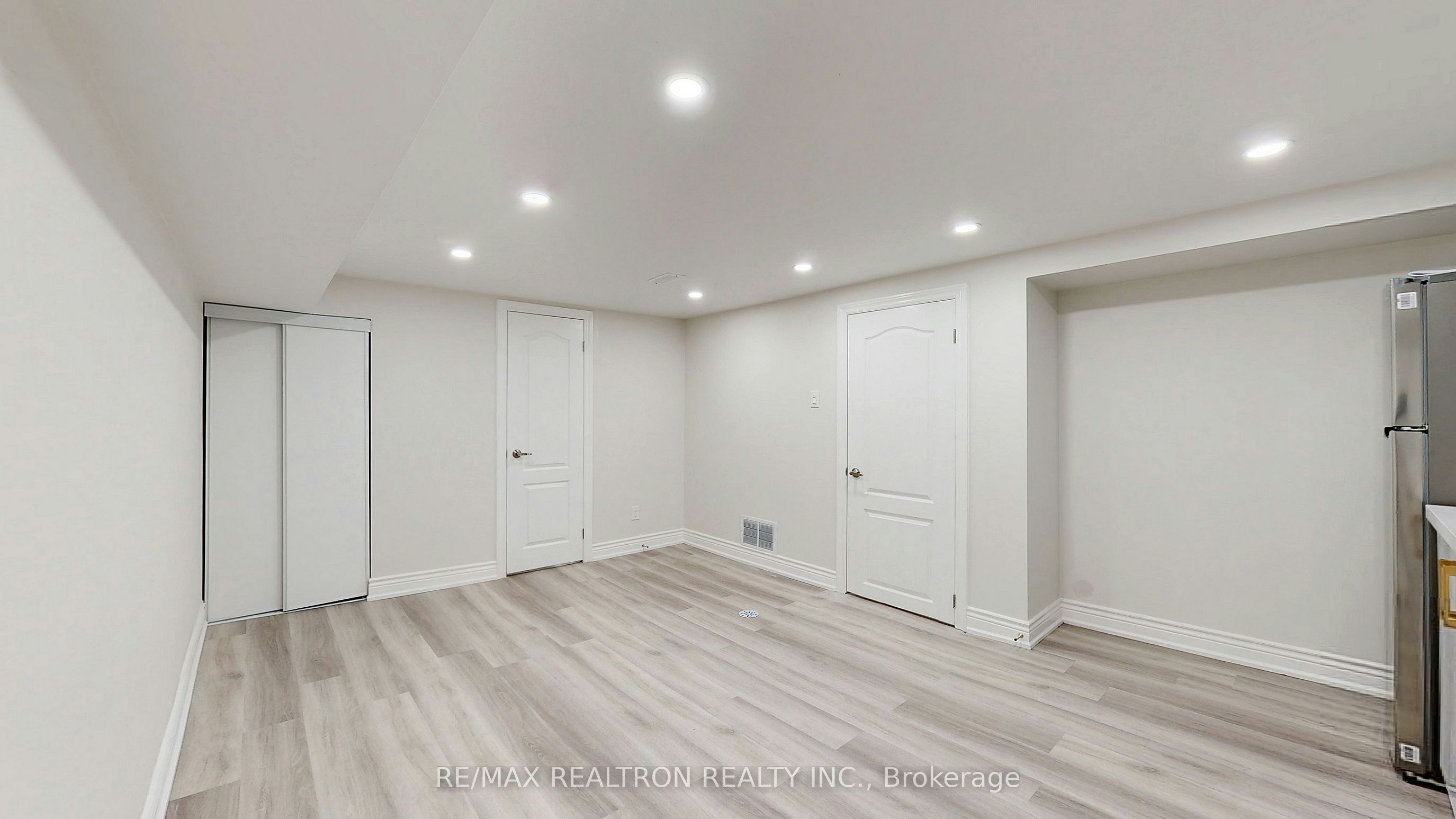 Bachelor Unit #BSMNT-244 Browndale Crescent, Richmond Hill, ON, L4C 3J1 - 8