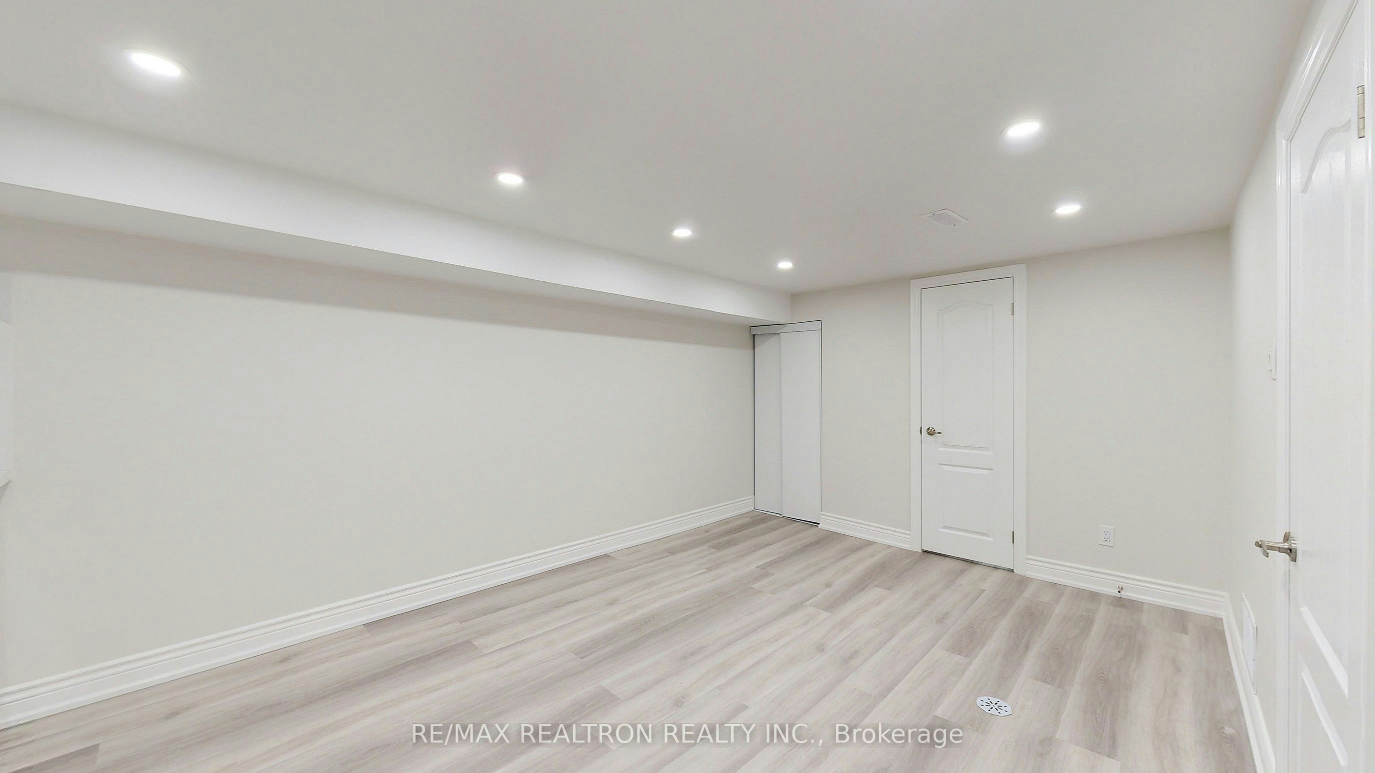 Bachelor Unit #BSMNT-244 Browndale Crescent, Richmond Hill, ON, L4C 3J1 - 11