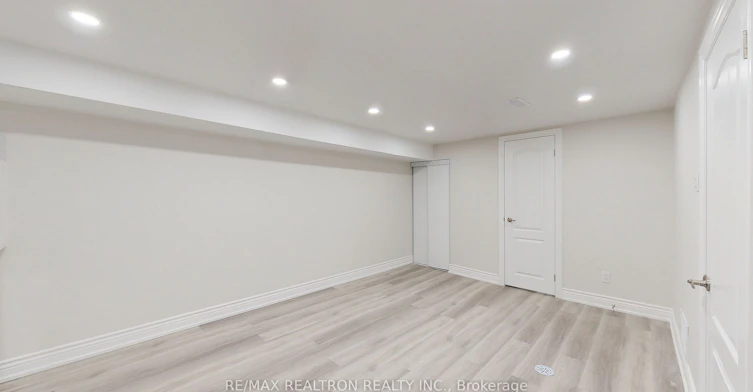 Bachelor Unit #BSMNT-244 Browndale Crescent, Richmond Hill, ON, L4C 3J1 - 11