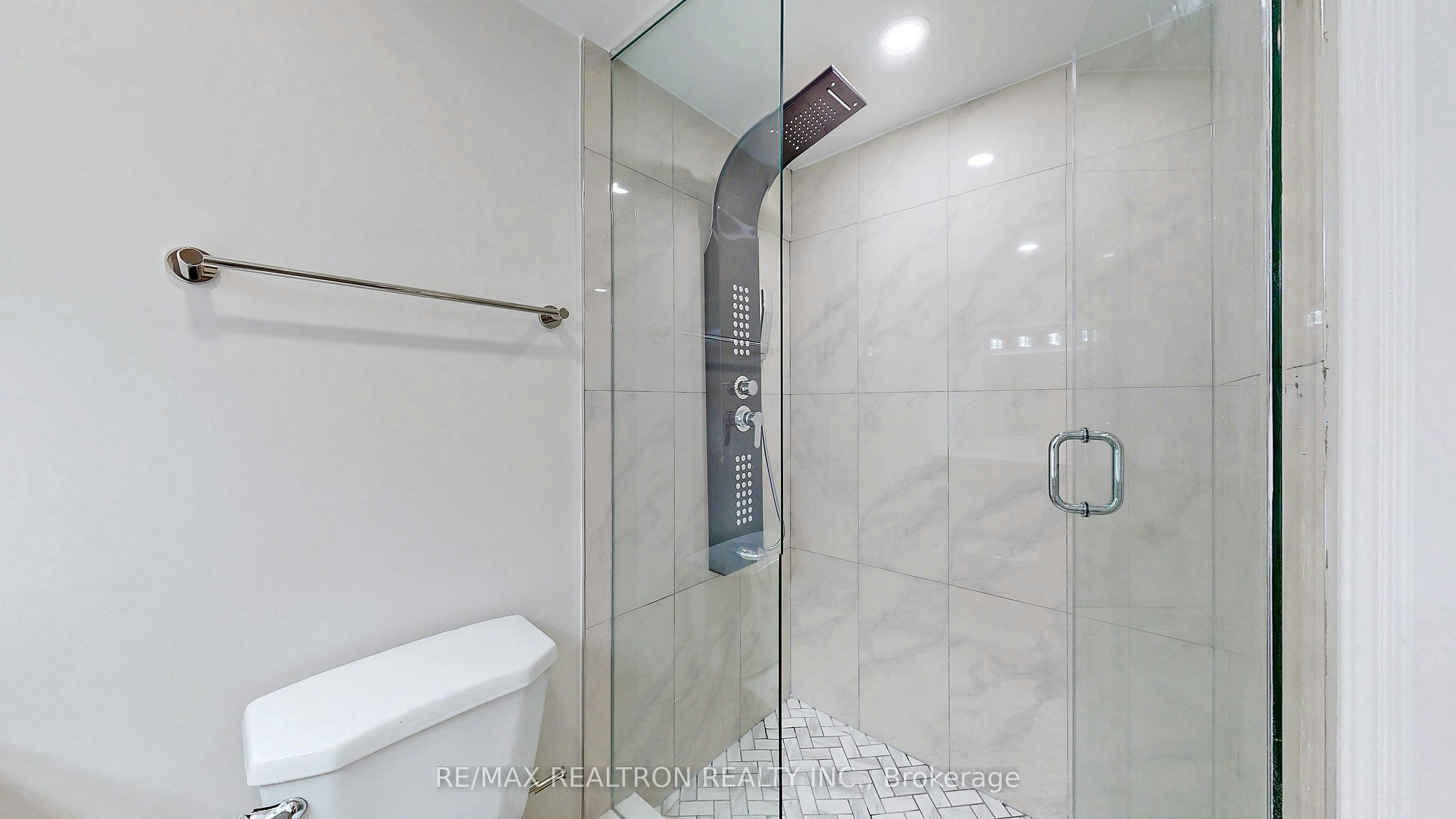 Bachelor Unit #BSMNT-244 Browndale Crescent, Richmond Hill, ON, L4C 3J1 - 10