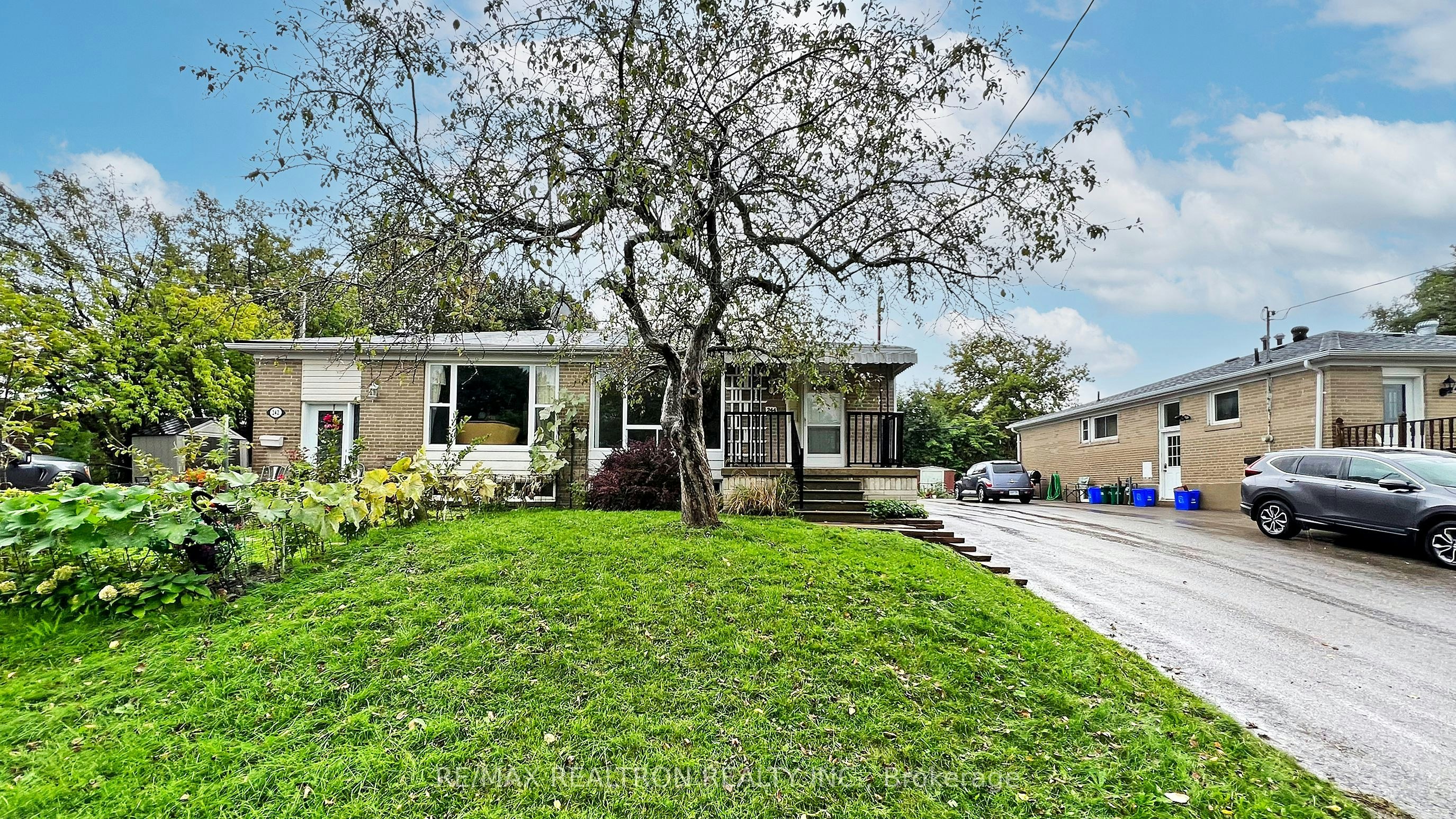 Bachelor Unit #BSMNT-244 Browndale Crescent, Richmond Hill, ON, L4C 3J1
