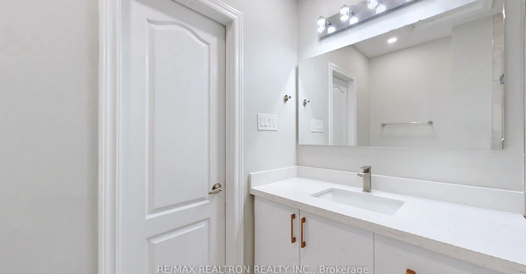 Bachelor Unit #BSMNT-244 Browndale Crescent, Richmond Hill, ON, L4C 3J1 - 9