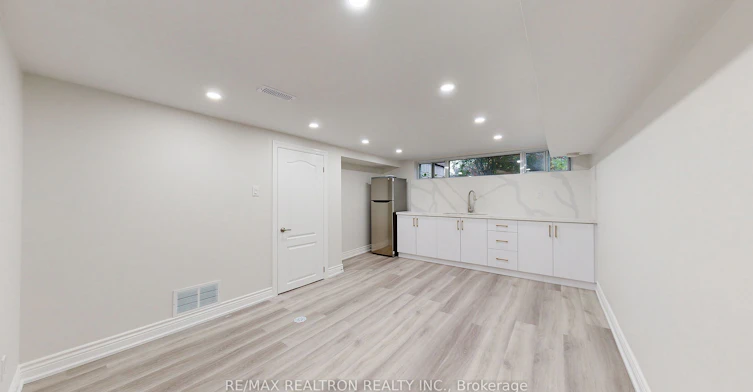Bachelor Unit #BSMNT-244 Browndale Crescent, Richmond Hill, ON, L4C 3J1 - 5