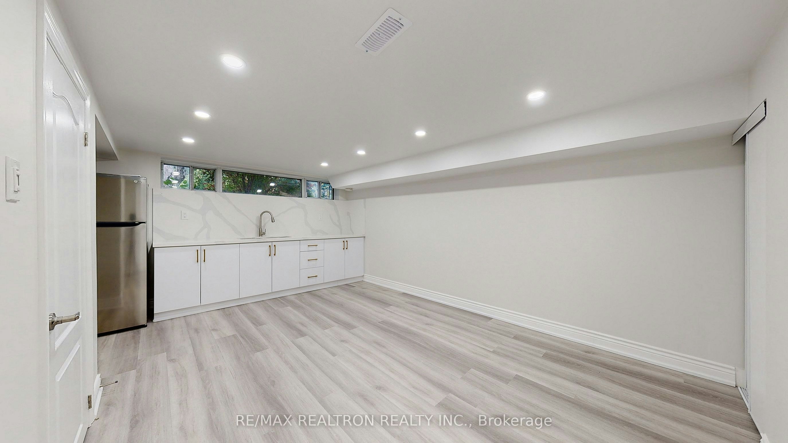 Bachelor Unit #BSMNT-244 Browndale Crescent, Richmond Hill, ON, L4C 3J1 - 6