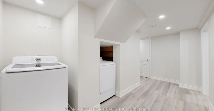 Bachelor Unit #BSMNT-244 Browndale Crescent, Richmond Hill, ON, L4C 3J1 - 12