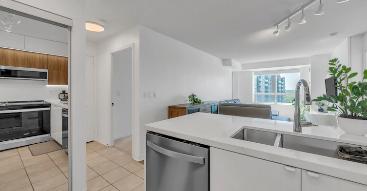 1202-11 Oneida Crescent, Richmond Hill, ON, L4B 0A1 - 12