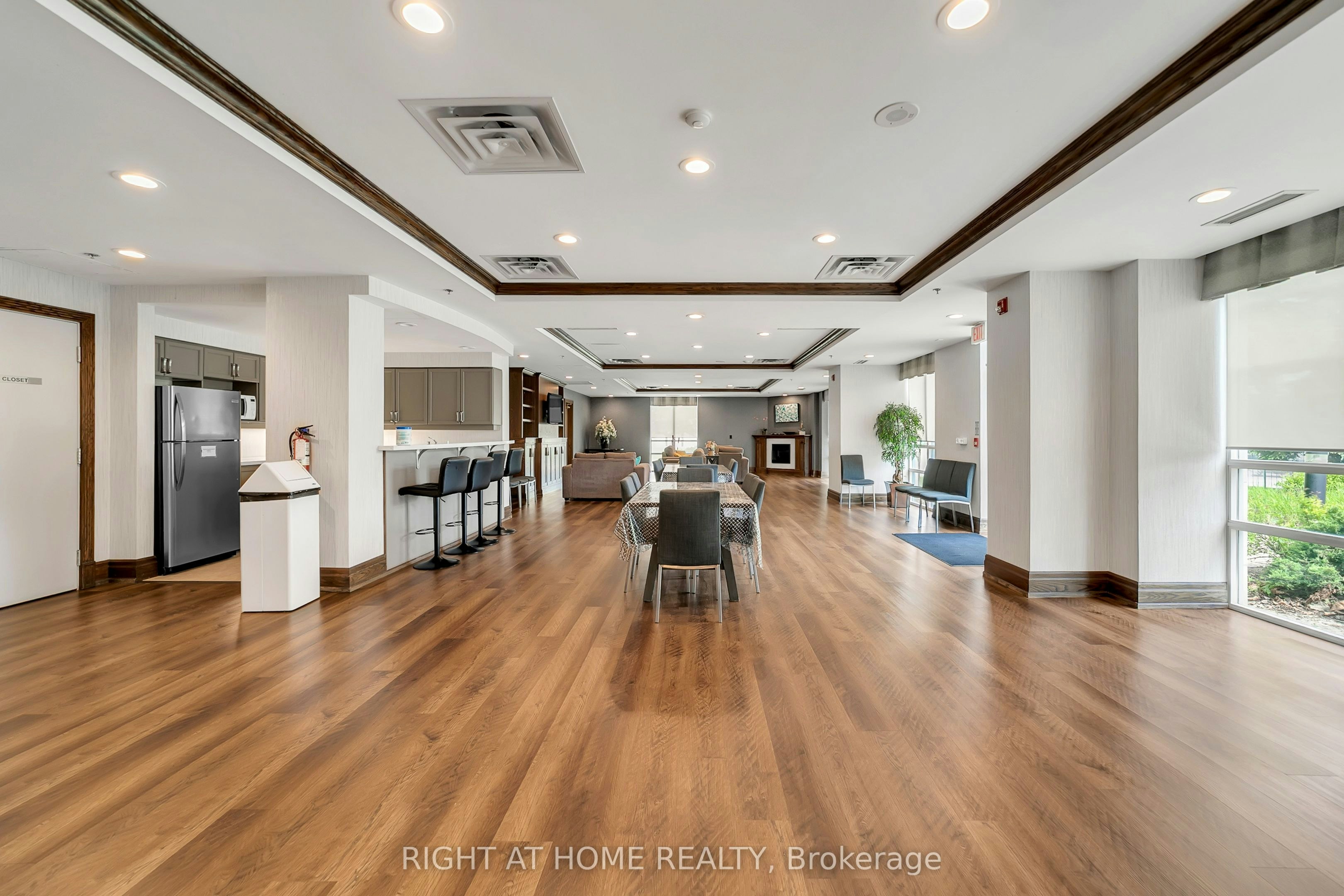 1202-11 Oneida Crescent, Richmond Hill, ON, L4B 0A1 - 28