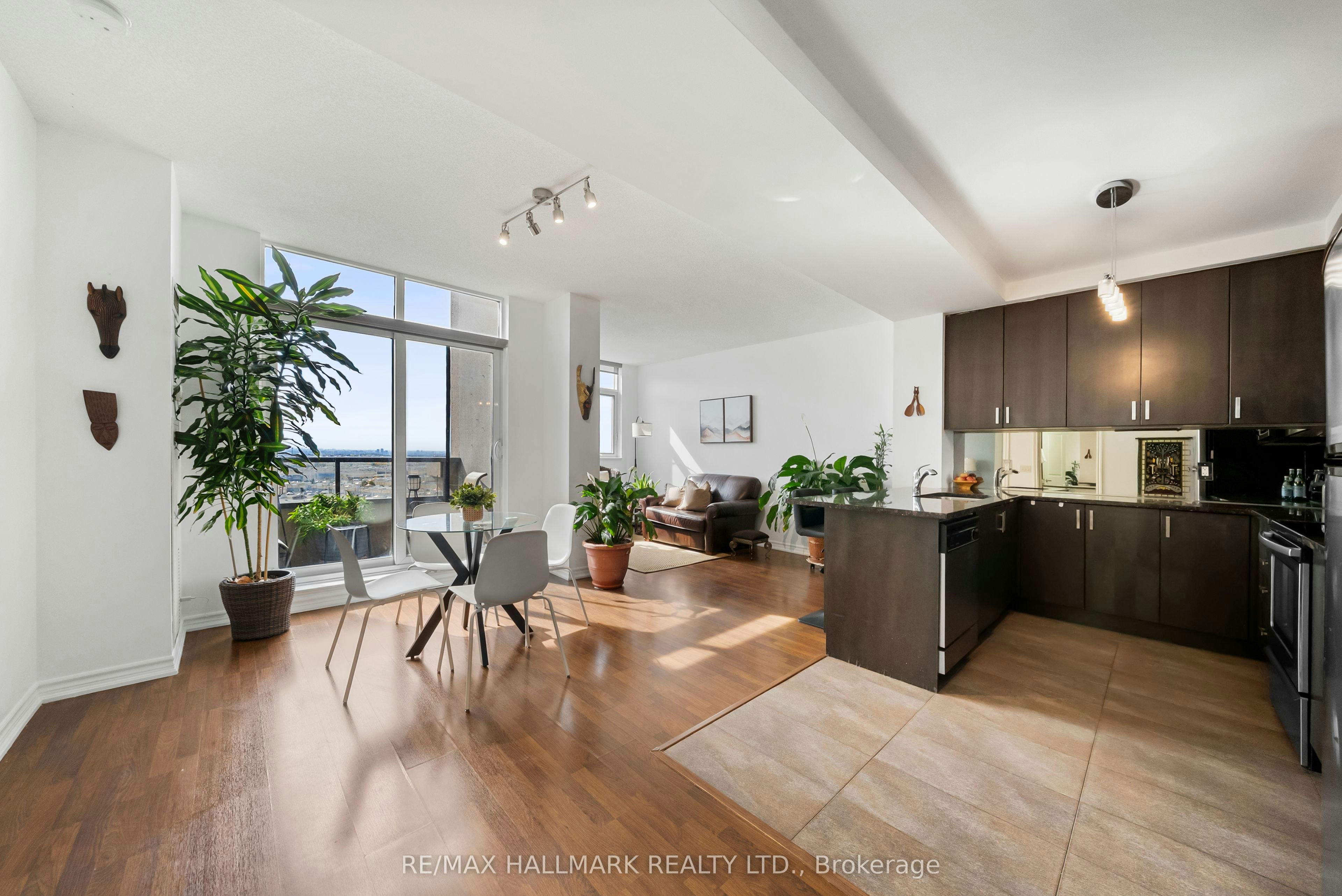 1609-9235 Jane Street, Vaughan, ON, L6A 0J8