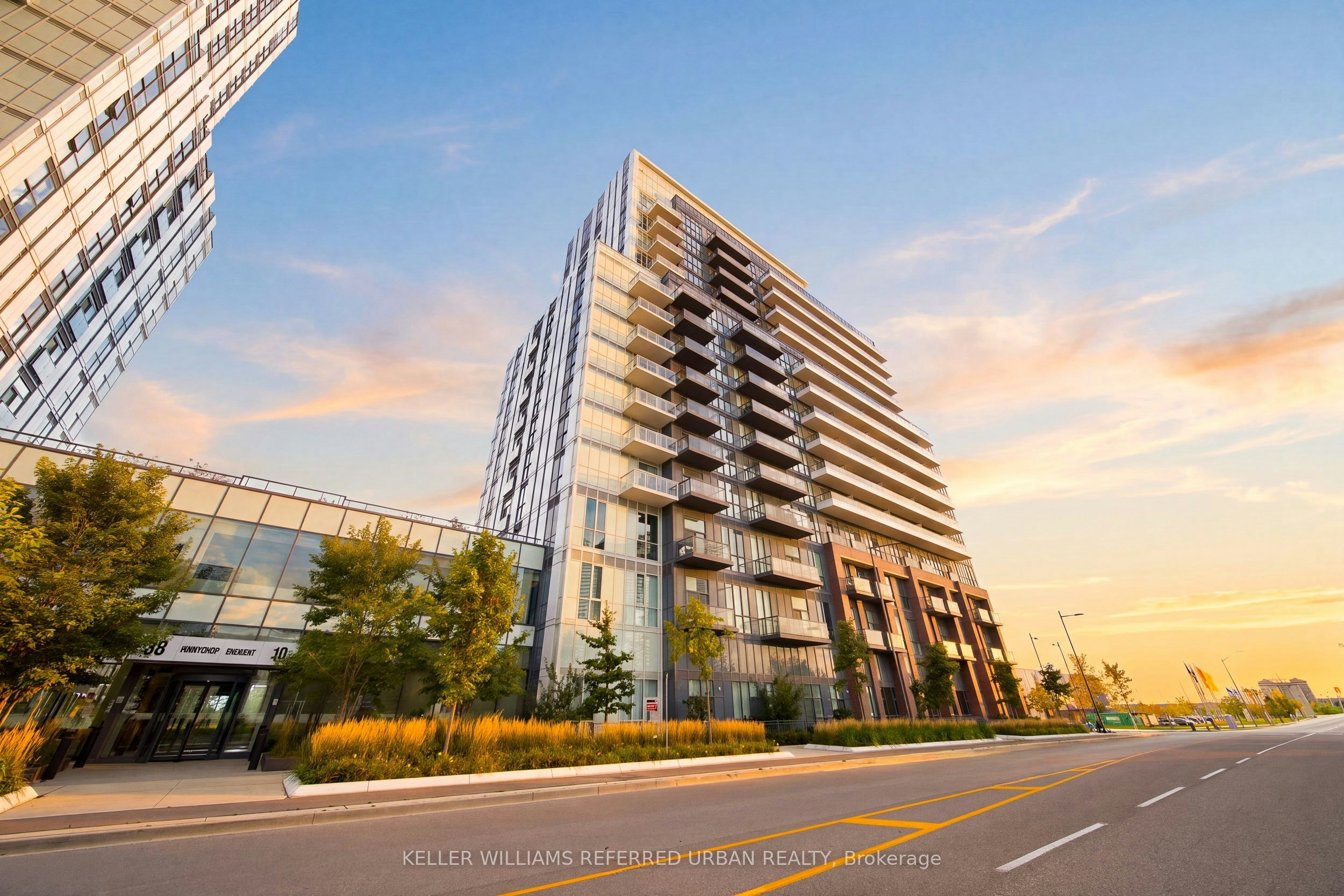 907-10 Honeycrisp Crescent, Vaughan, ON, L4K 0M7