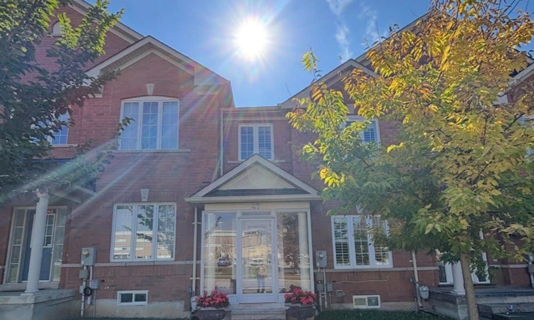 47 Davos Road W