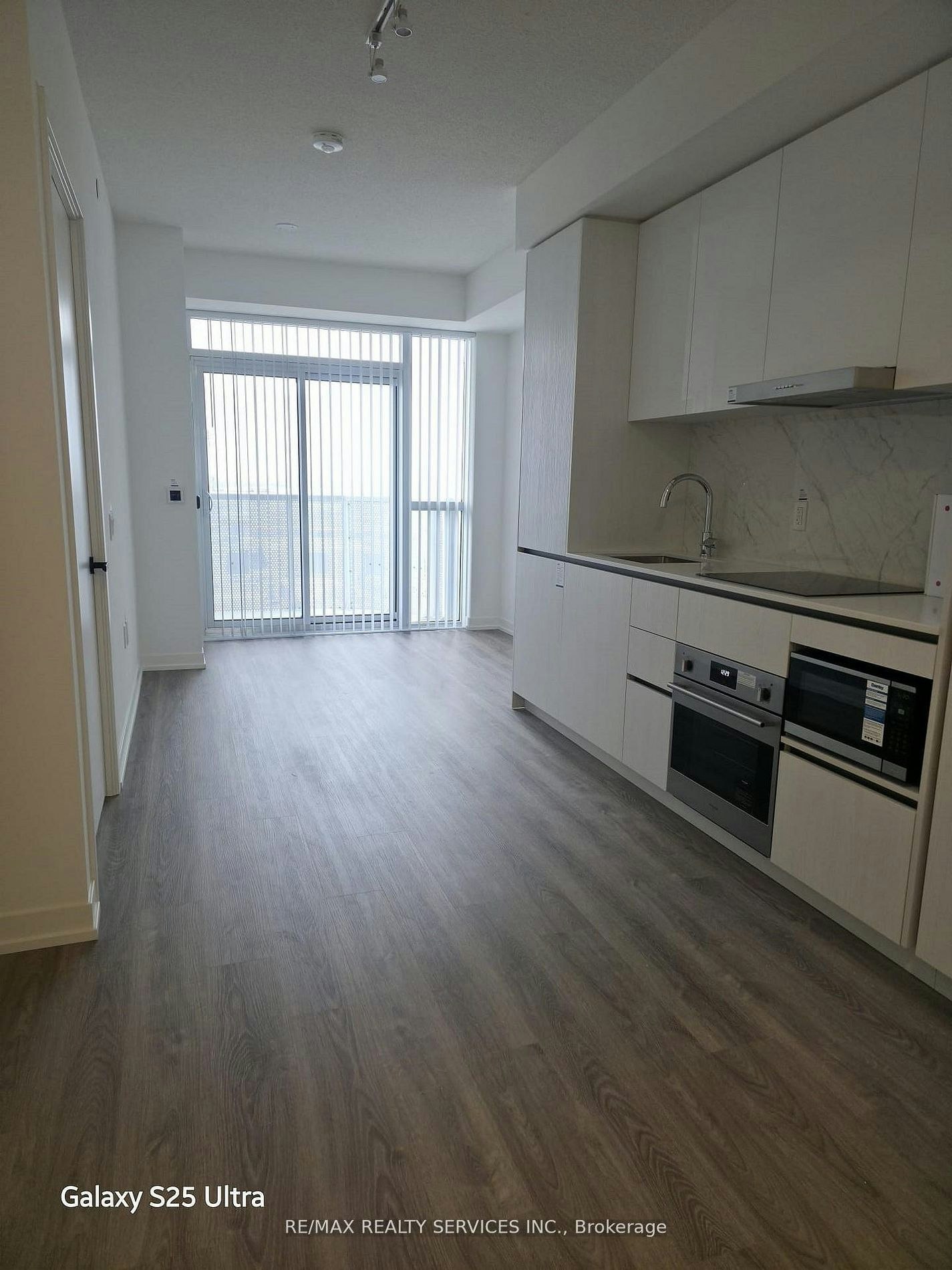1708-8 Interchange Way, Vaughan, ON, L4K 5Z7 - 3