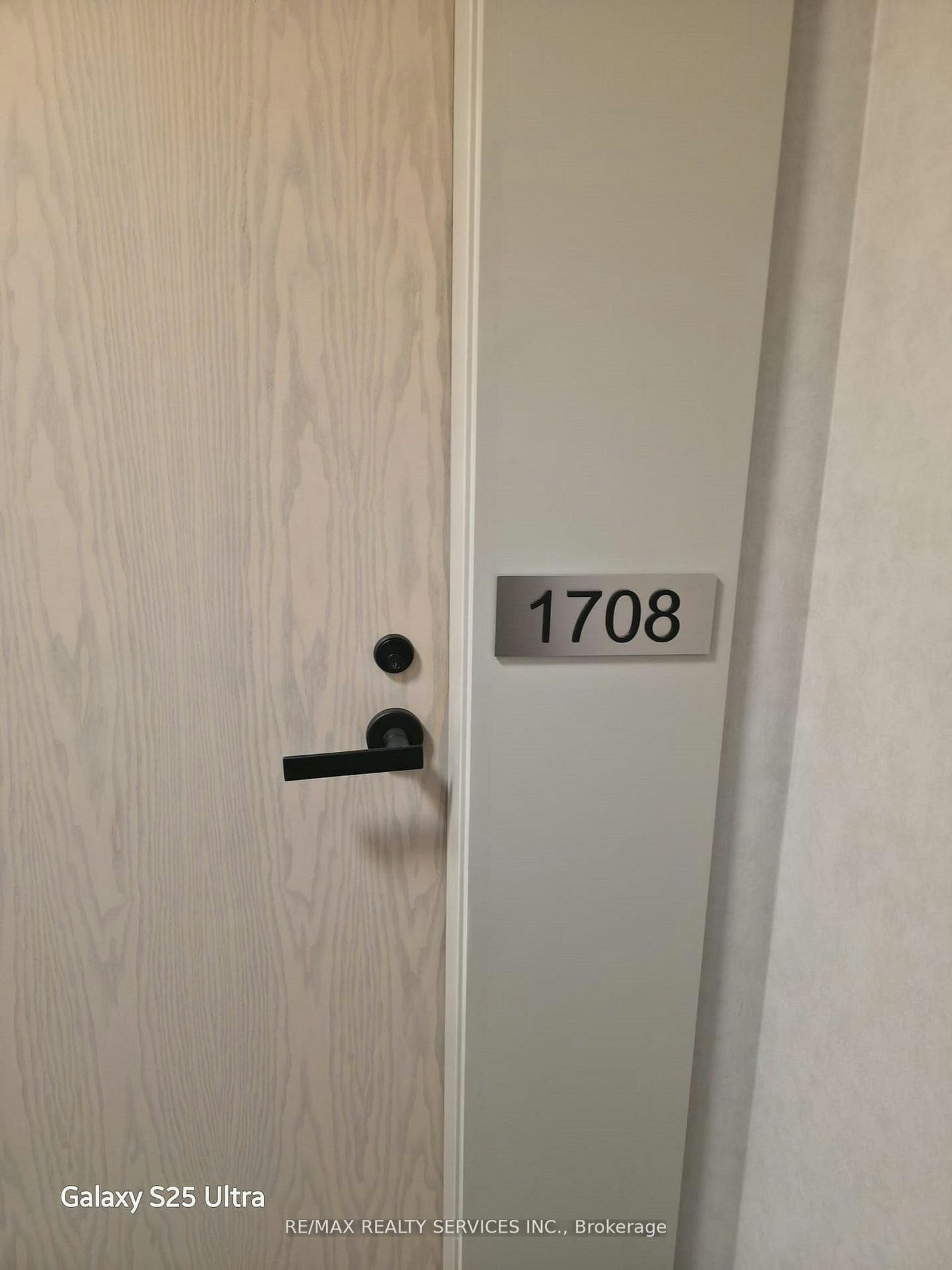 1708-8 Interchange Way, Vaughan, ON, L4K 5Z7 - 2