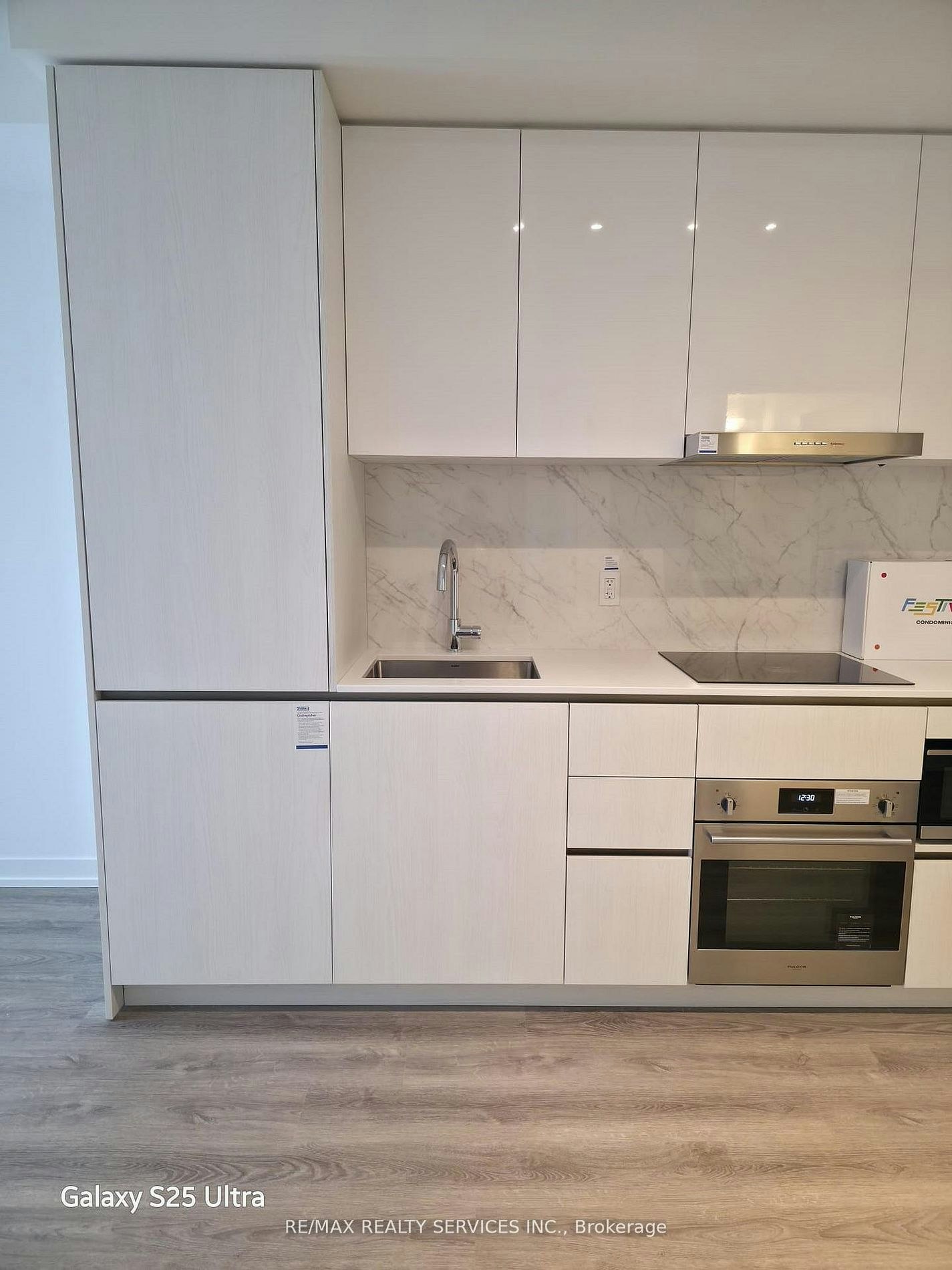 1708-8 Interchange Way, Vaughan, ON, L4K 5Z7 - 6